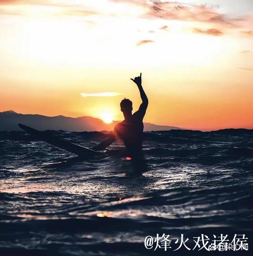 里德中路强突篮下 转身勾手抛投命中 里德中路强突篮下 转身勾手抛投命中